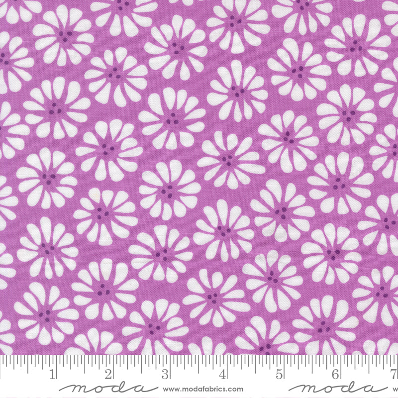 Moda Pick Me 100% Cotton 44-45"- Lazy Daisy Lilac 19